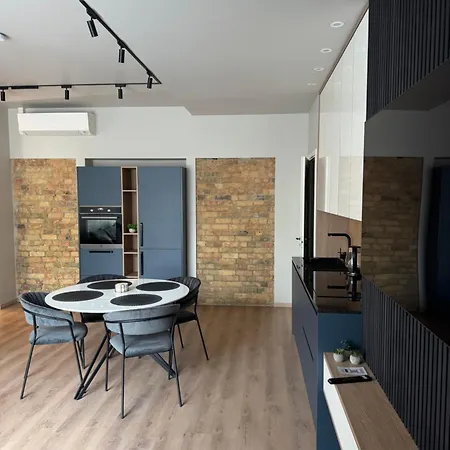 Lejlighed Modern 2-bedroom In *