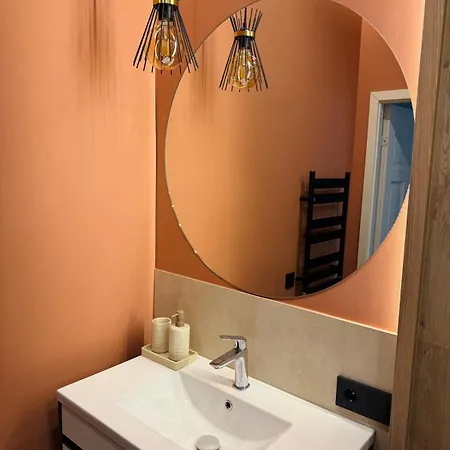 Modern 2-bedroom In アパート *