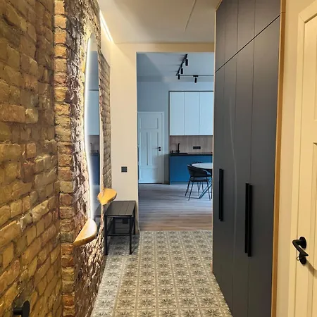 Modern 2-bedroom In *